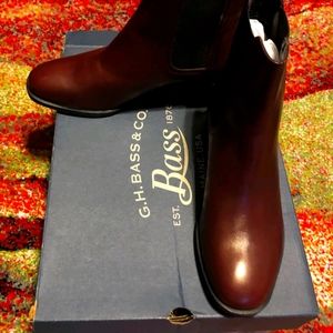 Brand New, Never Worn Chelsea Boot